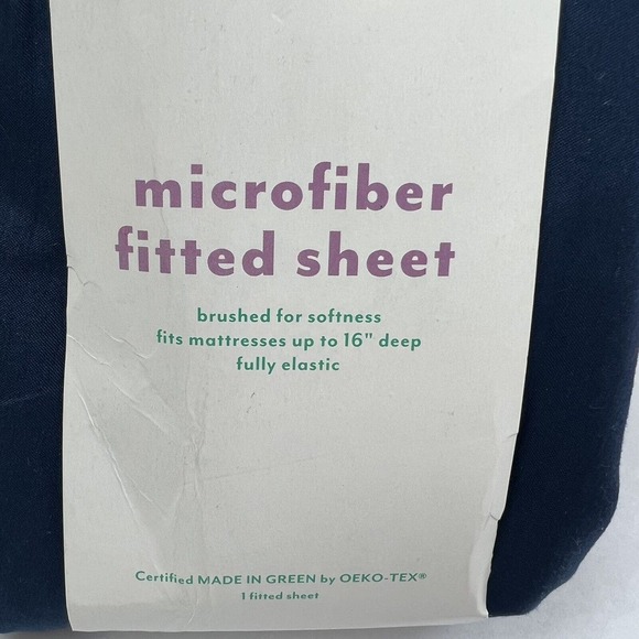 New Pillowfort Microfiber Fitted Sheet, Full size Navy Blue New - Picture 6 of 6